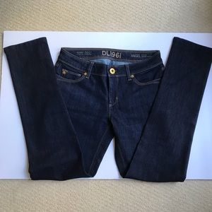 DL1961 dark denim jeans in size 26